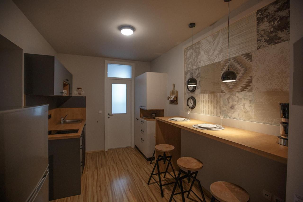 Apartment Nobl Plac Celje Exterior photo
